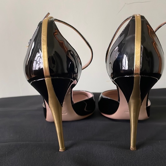 🎉HOST PICK 🎉  🇮🇹 Miu Miu Black Patent Leather Stilettos With Gold Heel, Size 38 - Picture 9 of 15